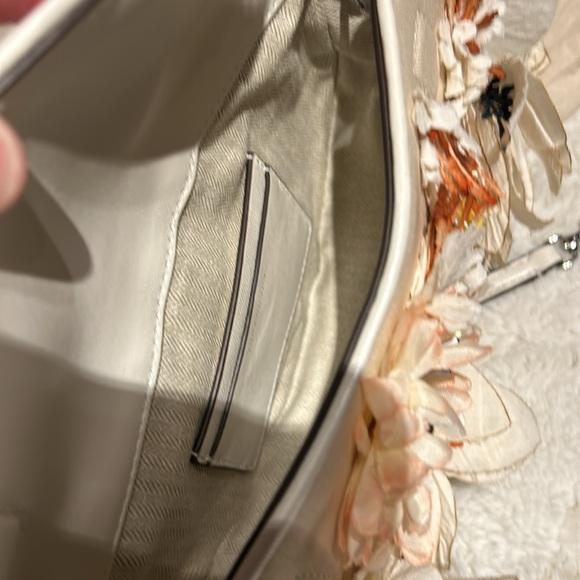 NWT Tory Burch Fleming soft floral embellished mini crescent bag - Picture 7 of 8